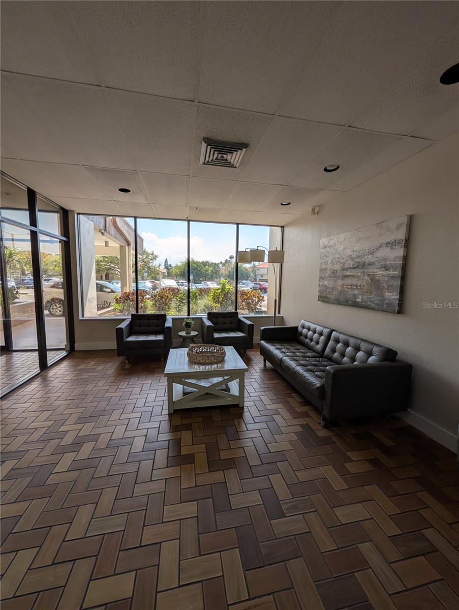 DOLPHIN COVE CLEARWATER - Residential Lease