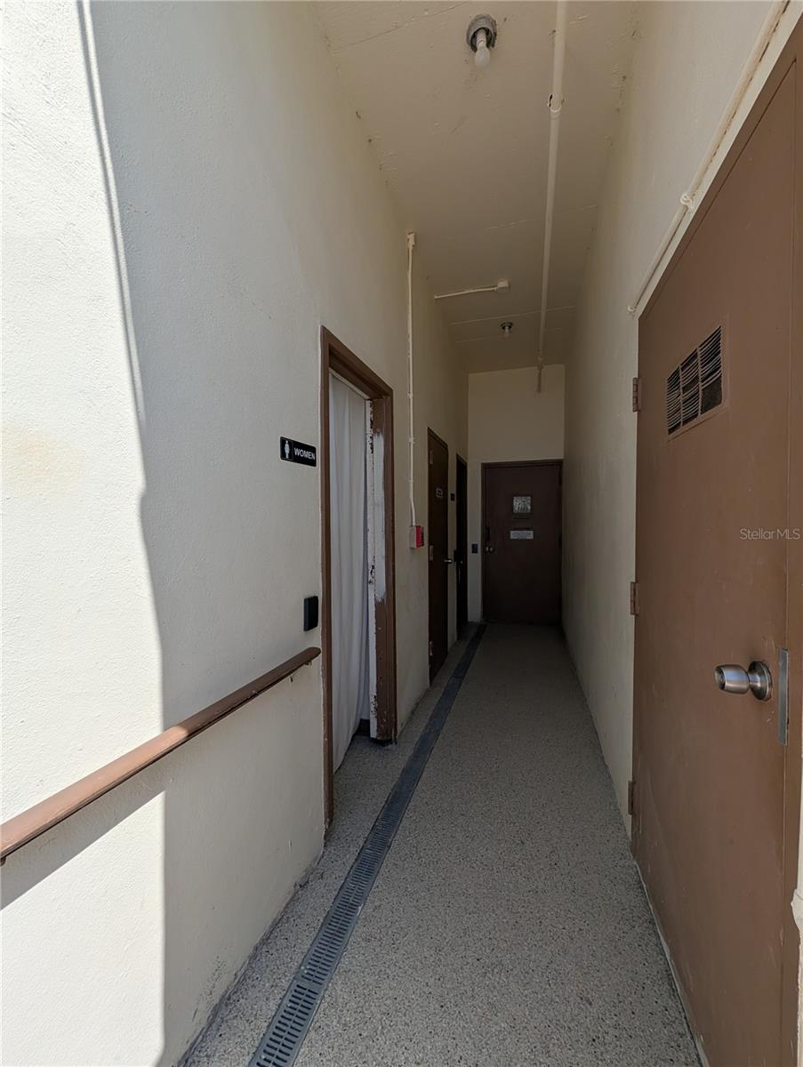 DOLPHIN COVE CLEARWATER - Residential Lease