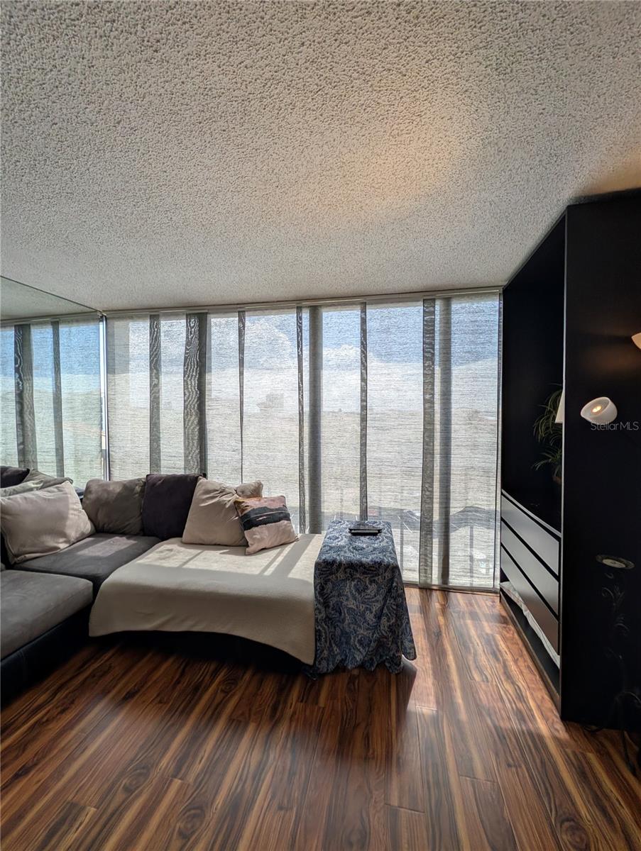 DOLPHIN COVE CLEARWATER - Residential Lease