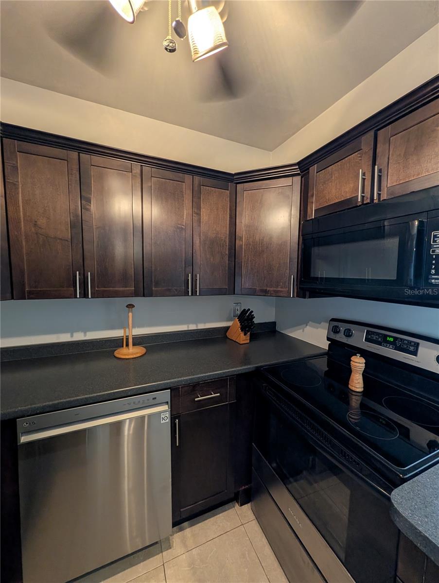 DOLPHIN COVE CLEARWATER - Residential Lease