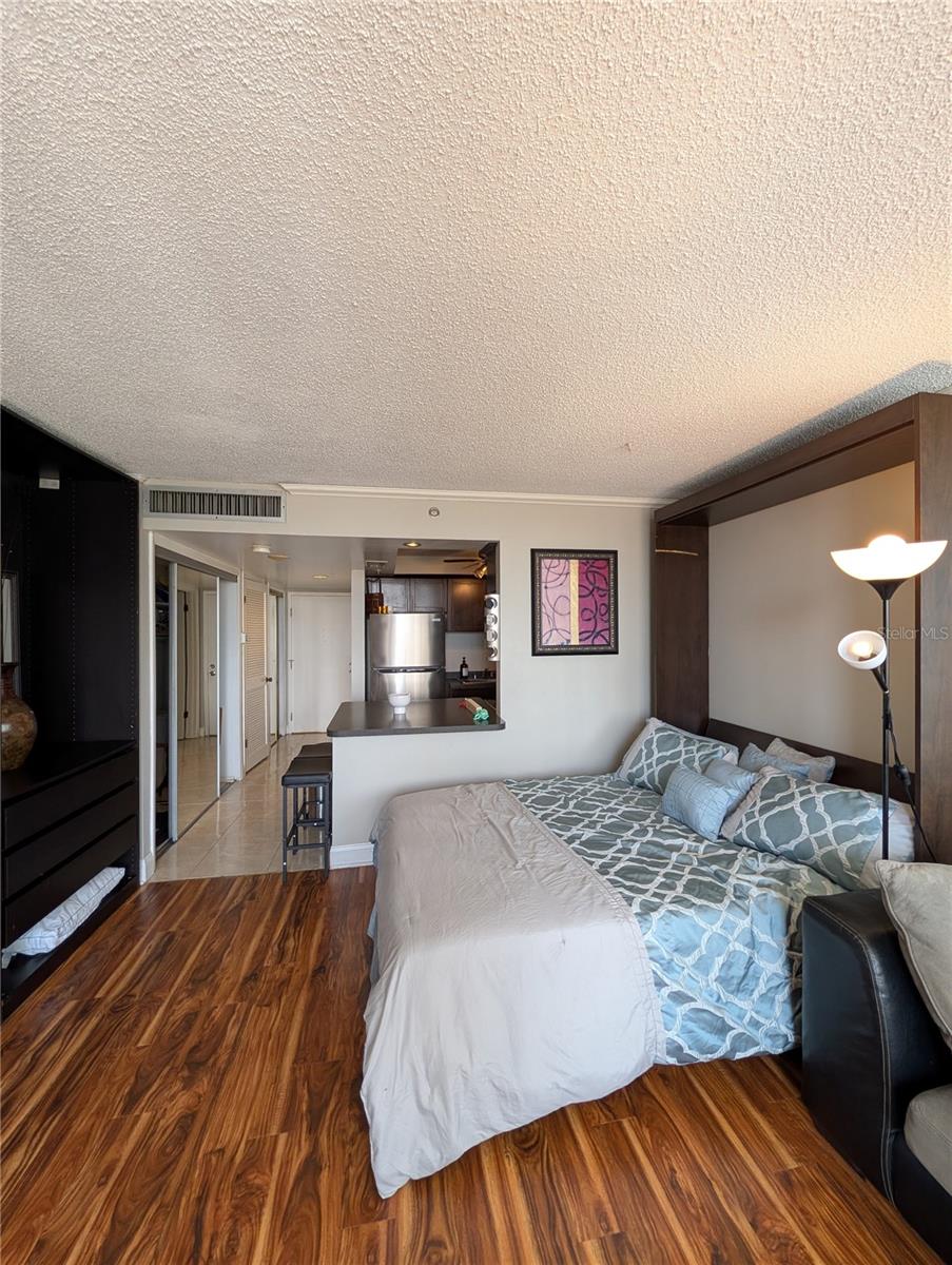 DOLPHIN COVE CLEARWATER - Residential Lease