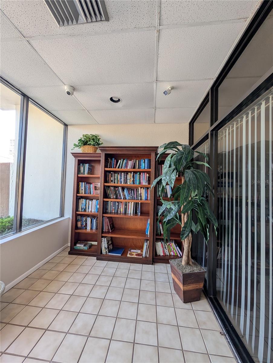 DOLPHIN COVE CLEARWATER - Residential Lease