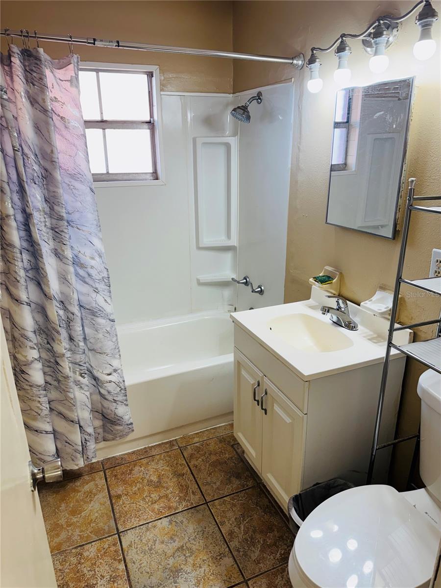 GOLCONDA - Residential Lease