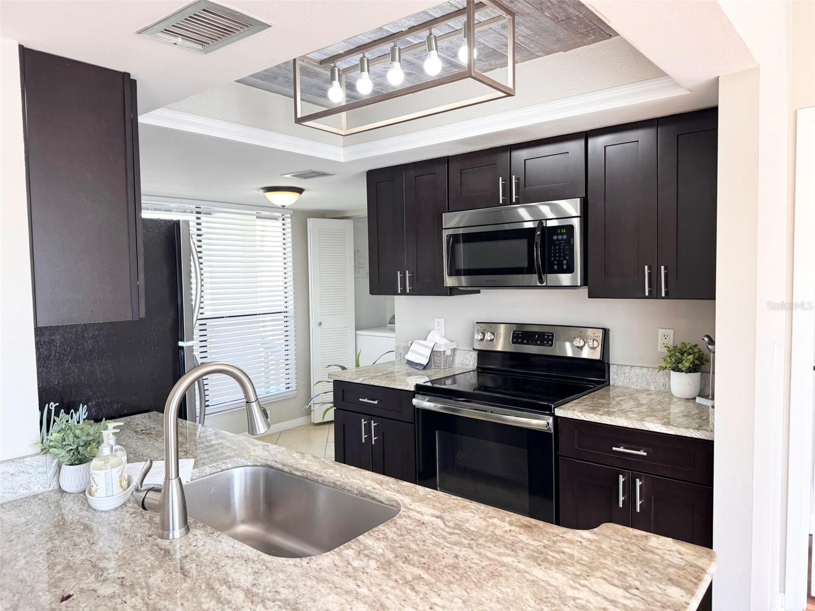 R C WORLD CONDO 01 - Residential
