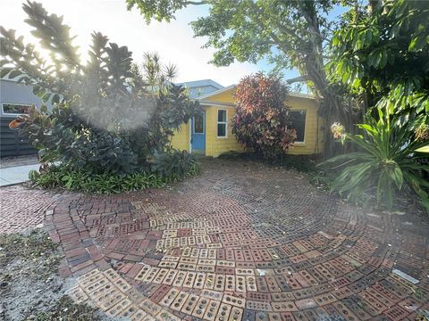 Photo of 2380 Bay St, Sarasota, FL 34237 (MLS # A4670064)