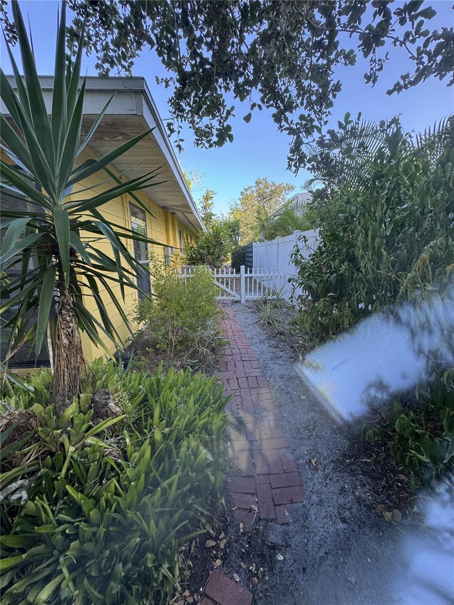 POMS PARK 3 - Residential