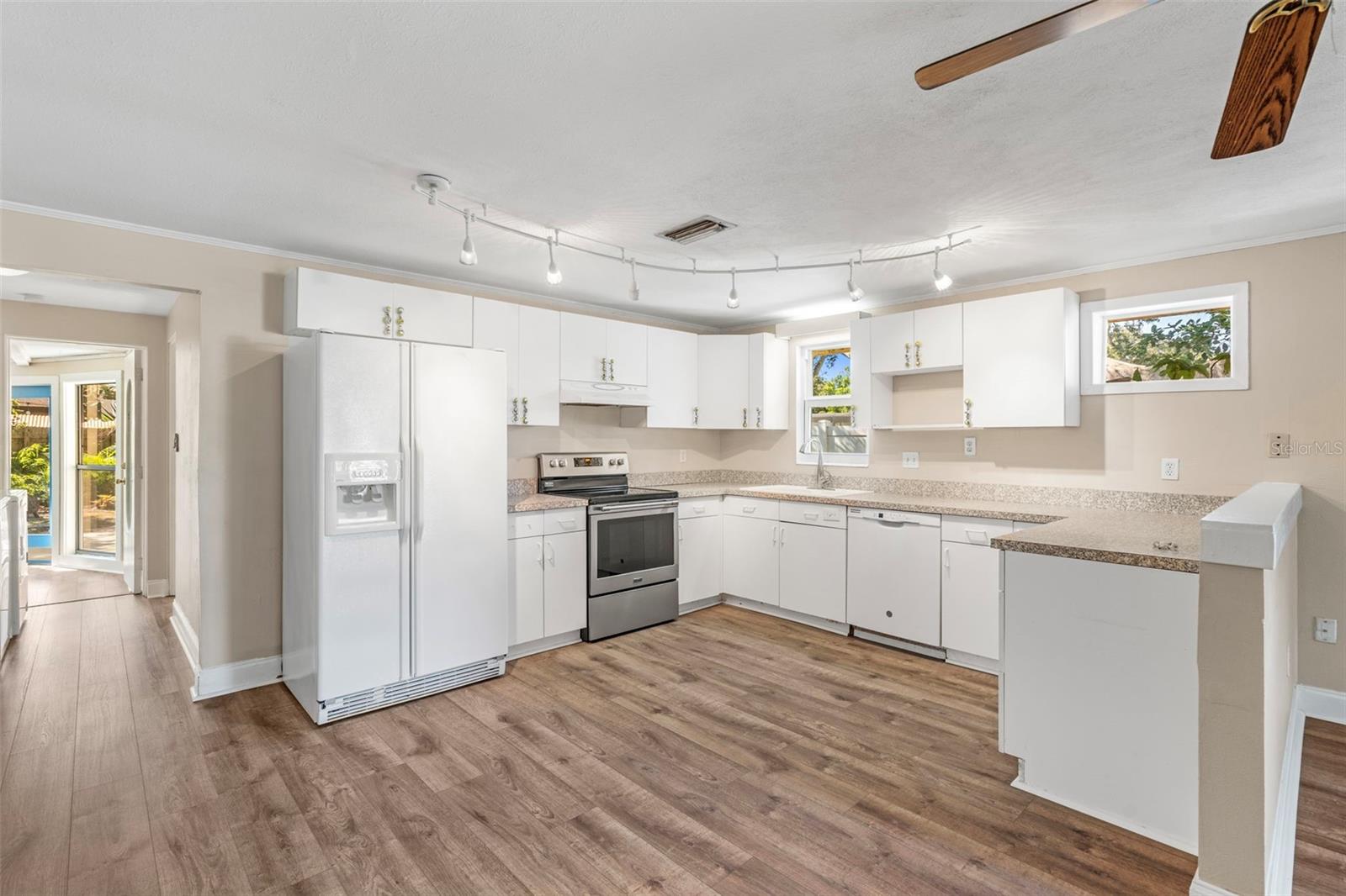 POMS PARK 3 - Residential