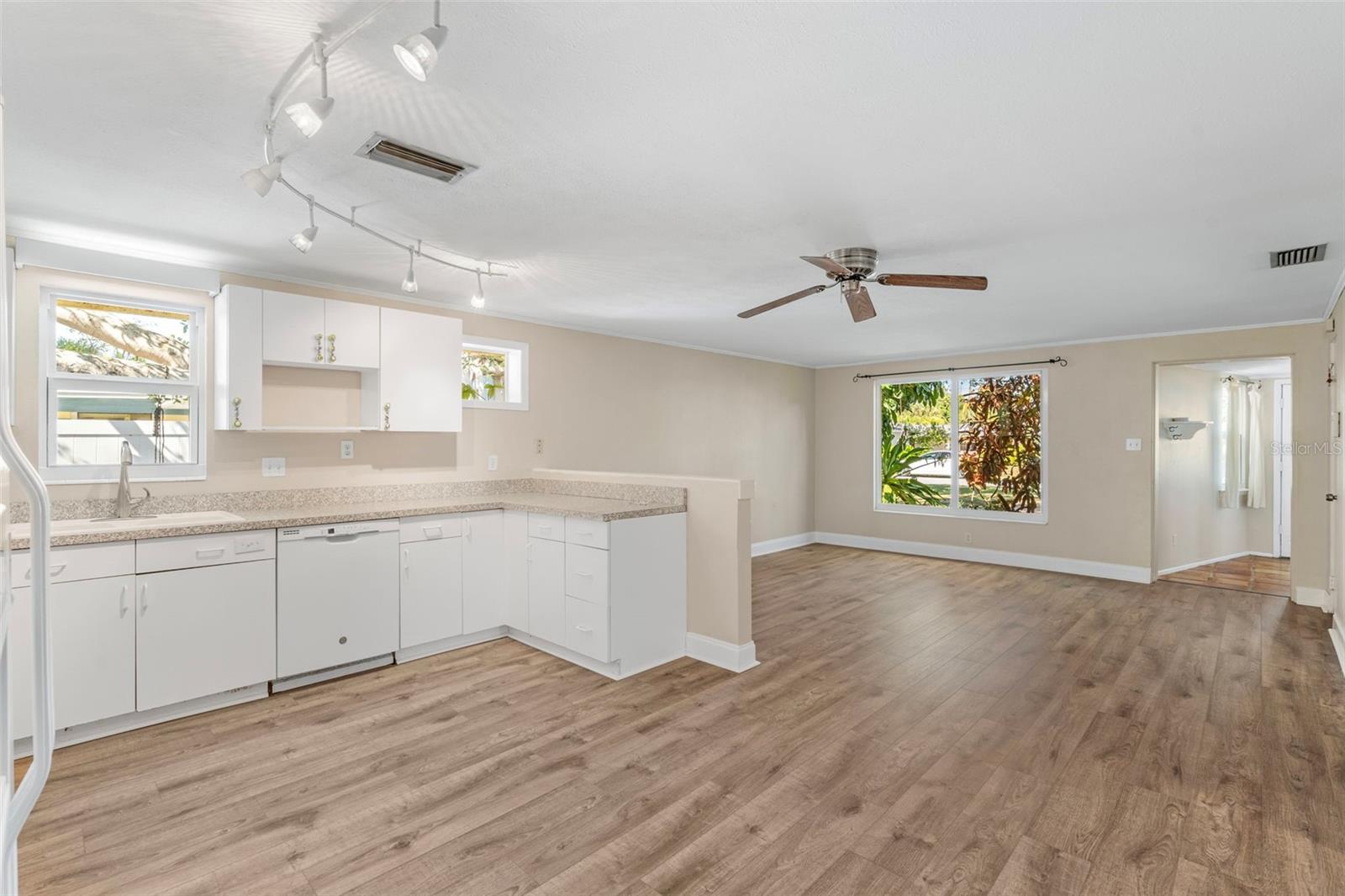 POMS PARK 3 - Residential