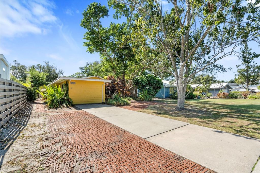 Photo of 2380 Bay St, Sarasota, FL 34237 (MLS # A4670064)