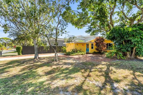 Photo of 2380 Bay St, Sarasota, FL 34237 (MLS # A4670064)