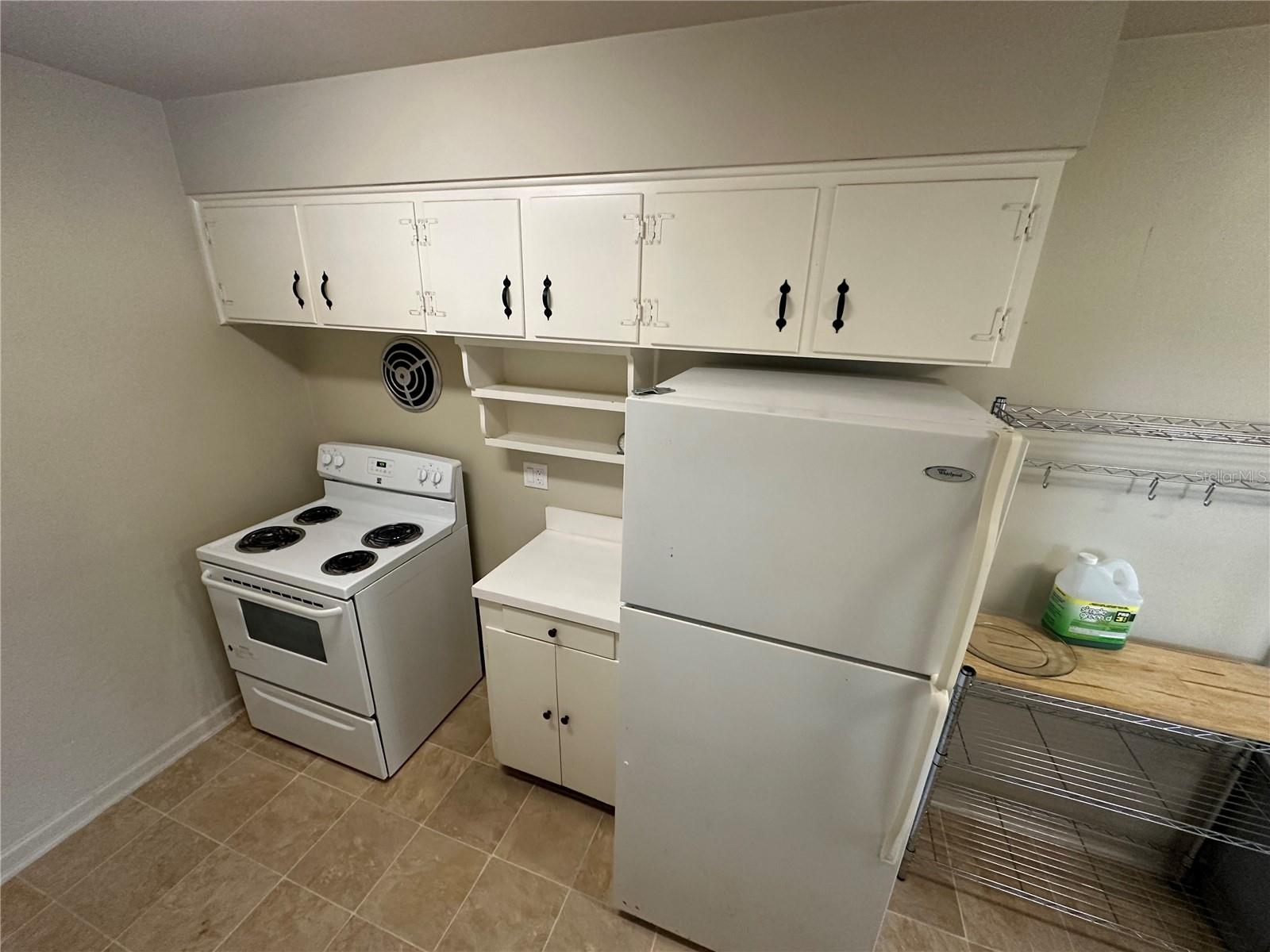 ALBERT LEE RIDGE FIRST ADD - Residential Lease