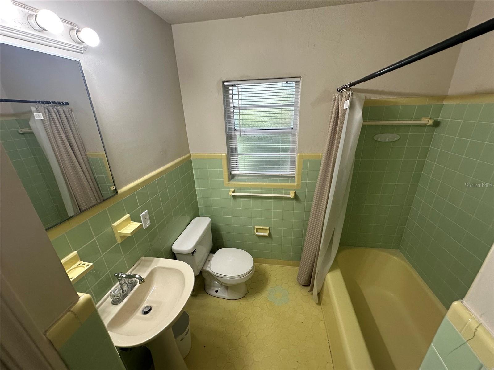 ALBERT LEE RIDGE FIRST ADD - Residential Lease