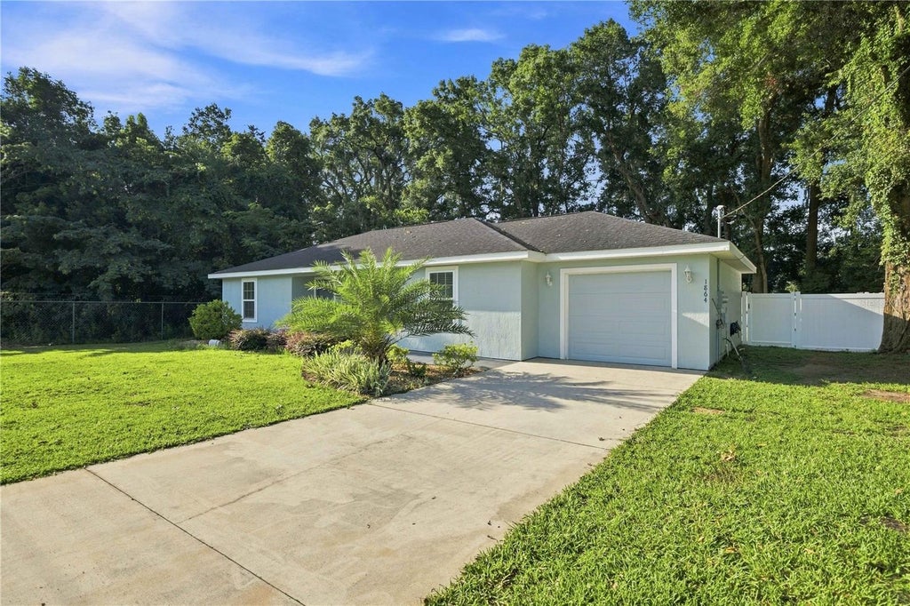 Photo of 1864 NE 126th Lane, Anthony, FL 32617 (MLS # OM729210)