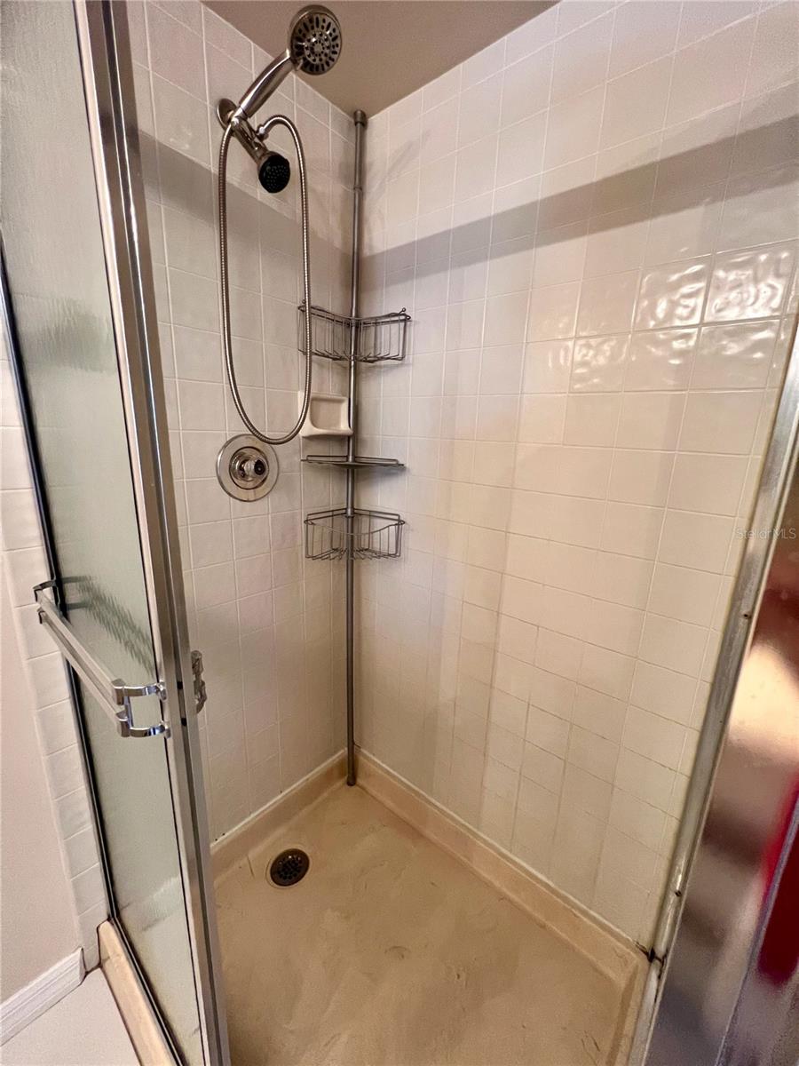 LEESBURG ROYAL OAK ESTATES SUB - Residential Lease