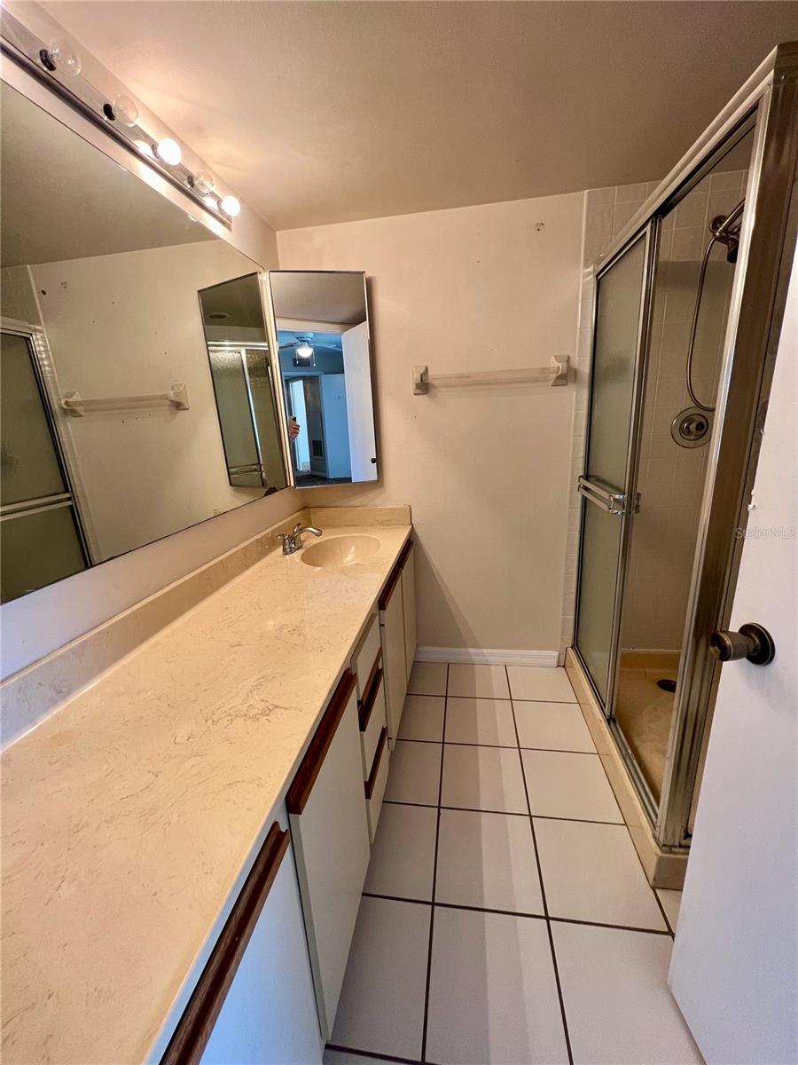 LEESBURG ROYAL OAK ESTATES SUB - Residential Lease