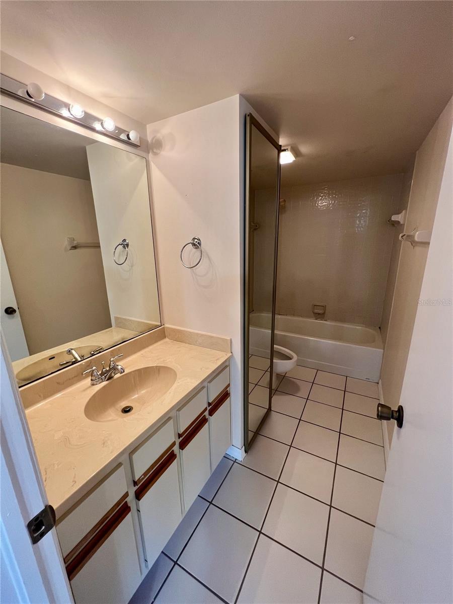 LEESBURG ROYAL OAK ESTATES SUB - Residential Lease