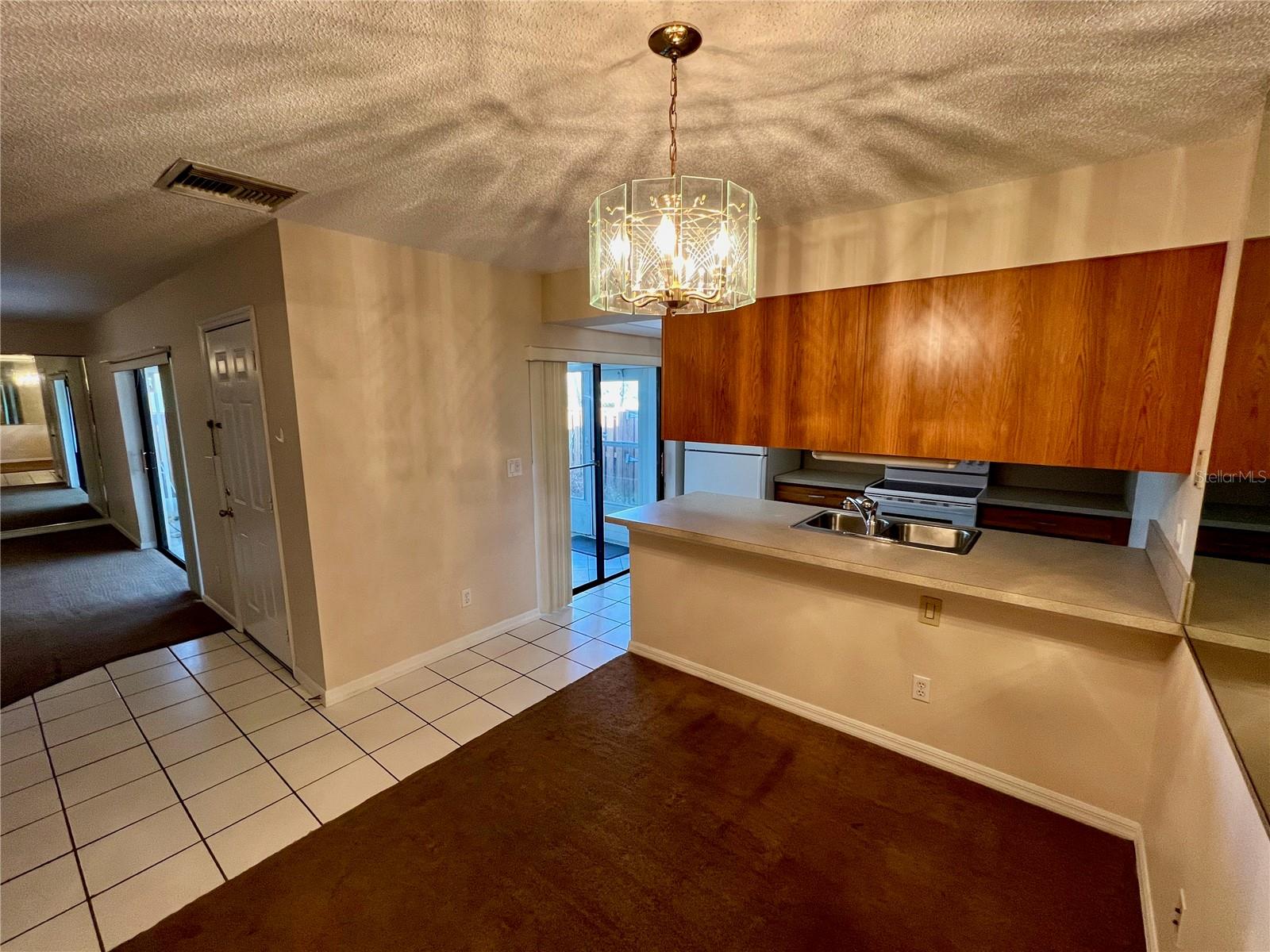 LEESBURG ROYAL OAK ESTATES SUB - Residential Lease