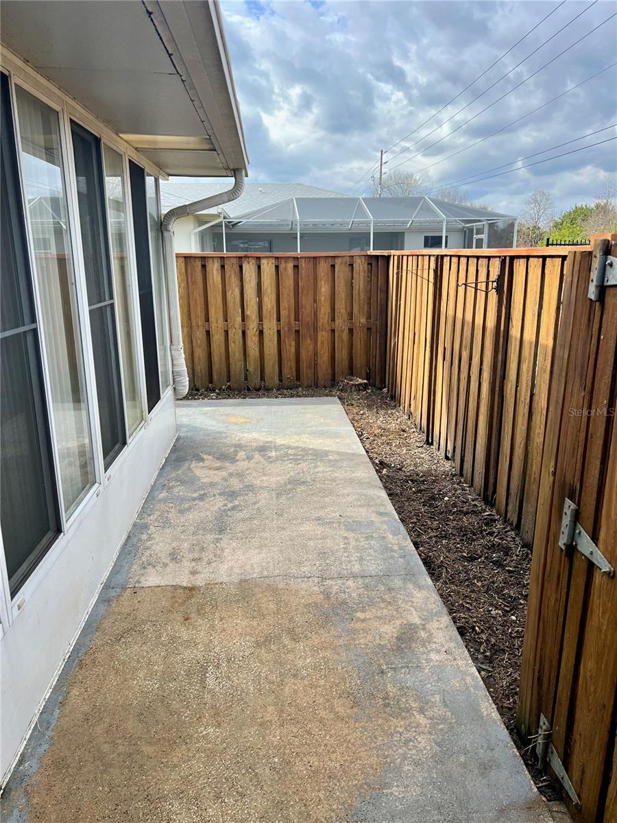 LEESBURG ROYAL OAK ESTATES SUB - Residential Lease