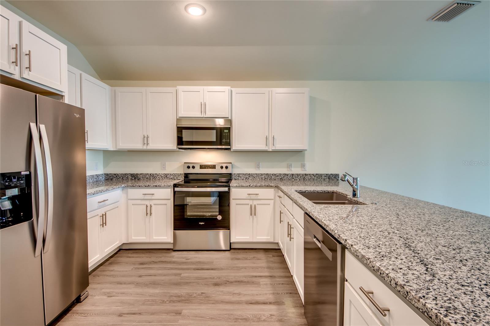 2711 NE 6TH PLACE