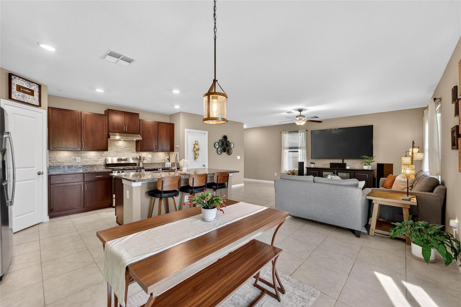 BELMONT SOUTH PH 2D & PASEO AL - Residential