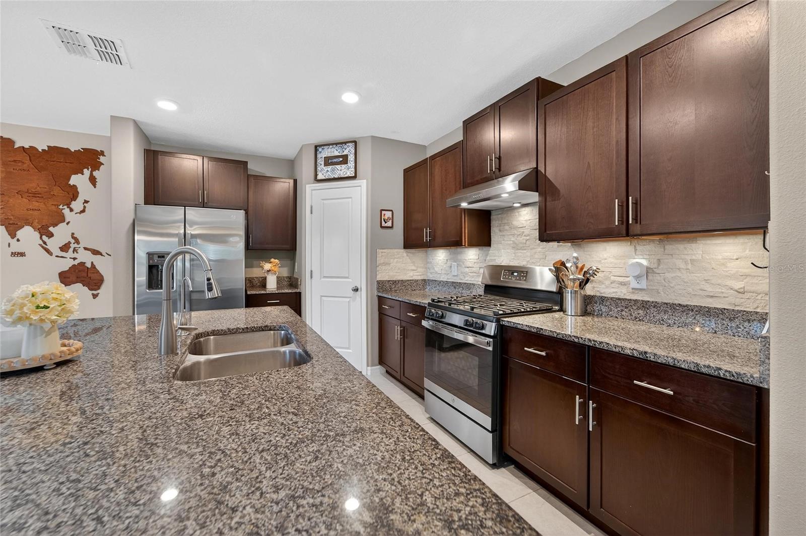 BELMONT SOUTH PH 2D & PASEO AL - Residential