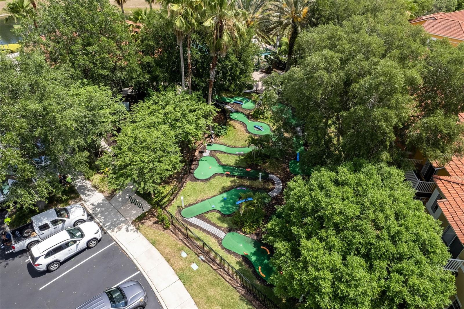 EMERALD ISLAND RESORT - Residential