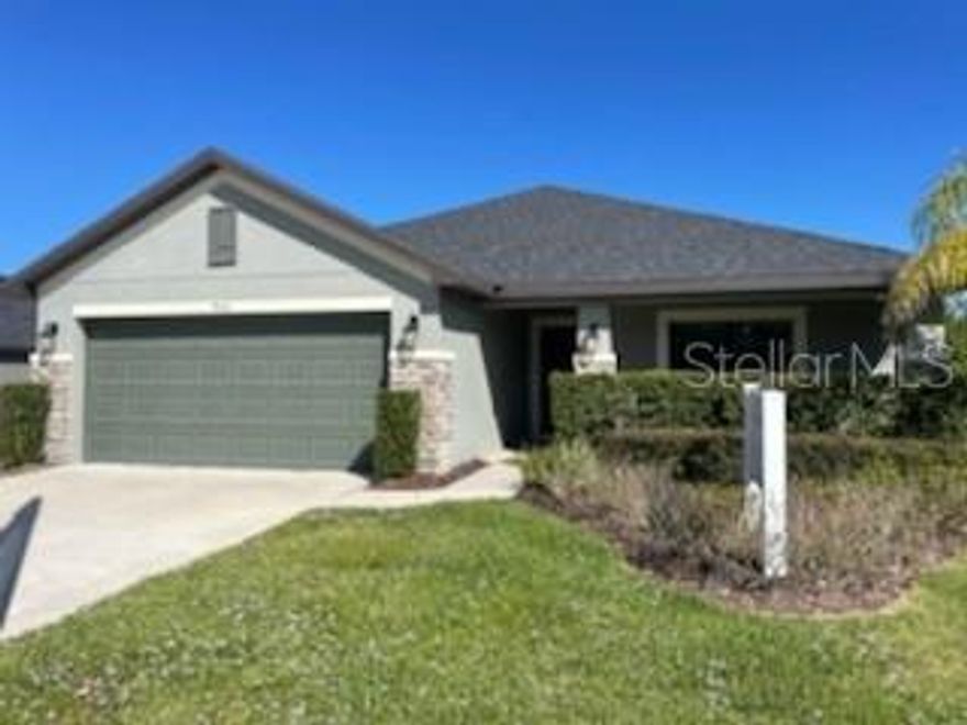 BUILDER MODEL HOME - Beautifully located in the quiet community of GRAND OAKS easily accessible to HWY 301 and I-75 for your daily commute. This builder model home located on a pond view lot with 3 spacious bedroom, 2 baths and 2 car garage. Refrigerator, range, microwave and dishwasher included. Granite kitchen and bath counter tops.
ONLY $1000 ESCROW DEPOSIT REQUIRED AT CONTRACT. Adams Homes pays majority of closing costs (minus pre-paid items) with one of our Preferred Lender ONLY.
All of our New Homes come with a 1 year/2 year/ 10 year Warranty program. Move in Worry Free!