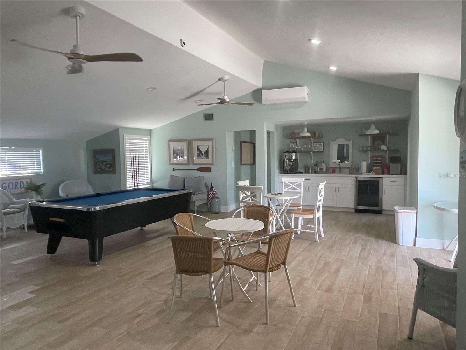 WHISPERING PINES CLUB - Residential