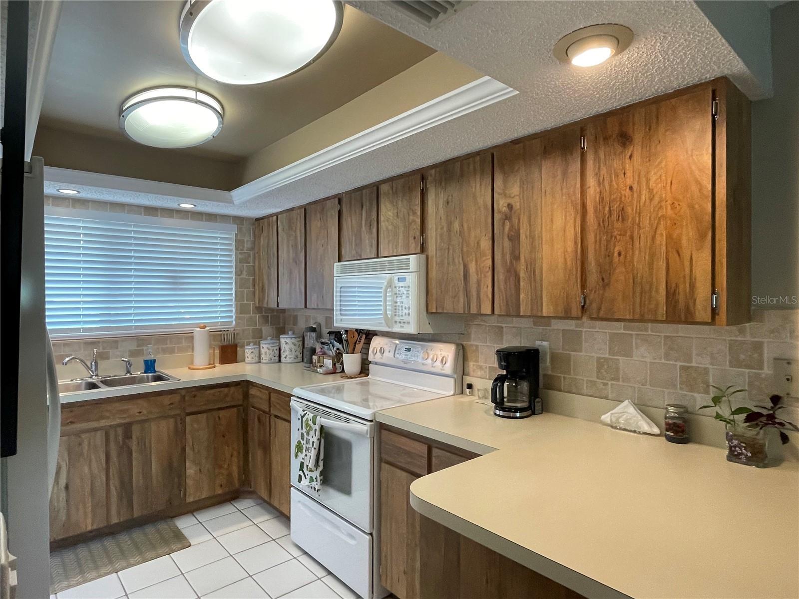 WHISPERING PINES CLUB - Residential