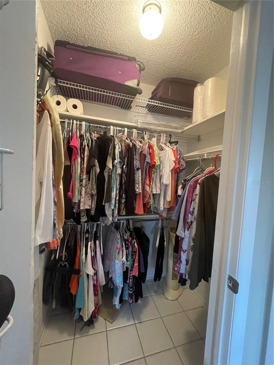 WHISPERING PINES CLUB - Residential