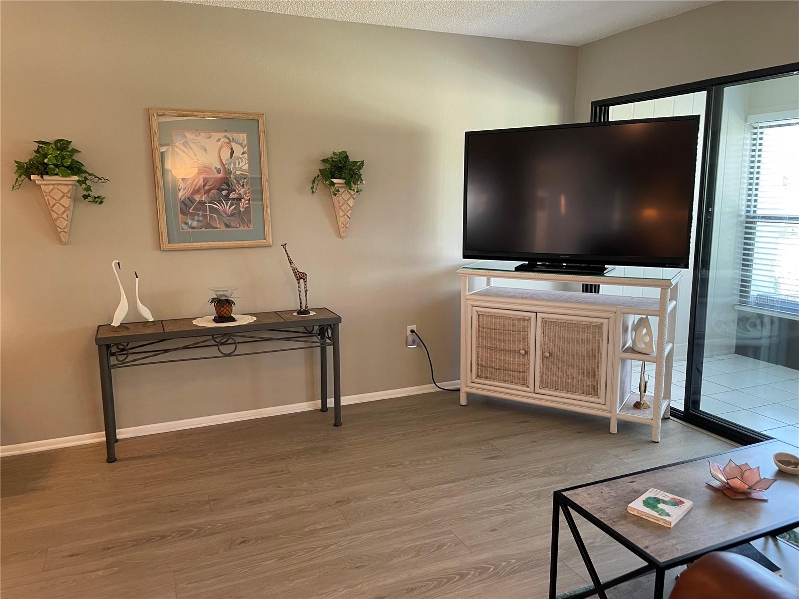 WHISPERING PINES CLUB - Residential