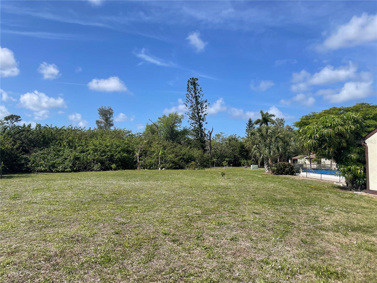 WHISPERING PINES CLUB - Residential