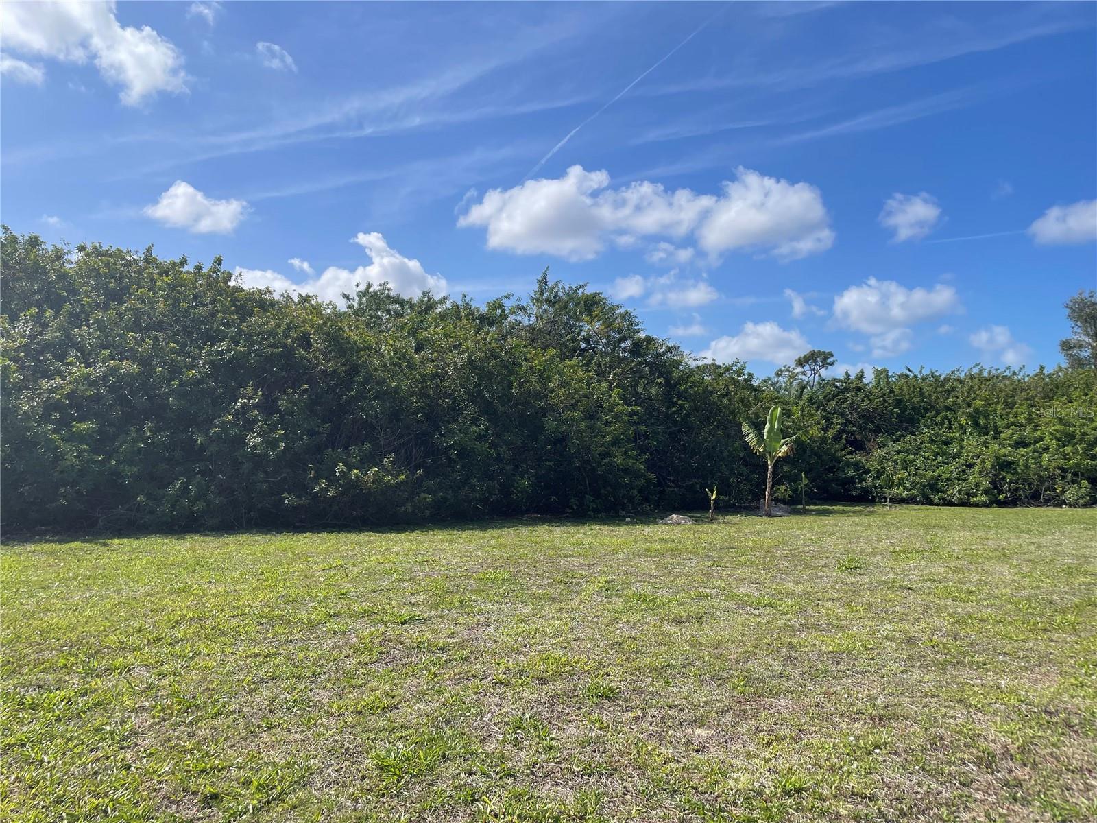 WHISPERING PINES CLUB - Residential