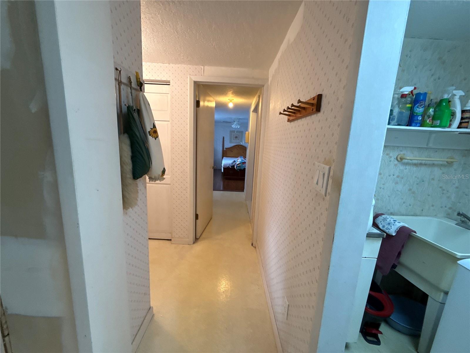 FLORIDA SHORES - Residential