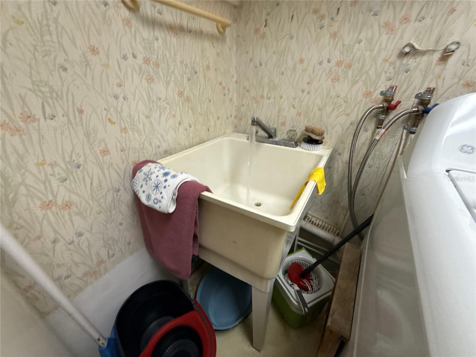 FLORIDA SHORES - Residential