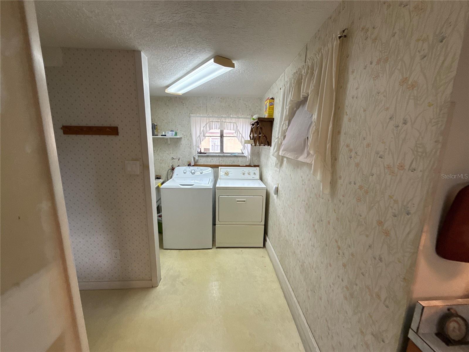 FLORIDA SHORES - Residential