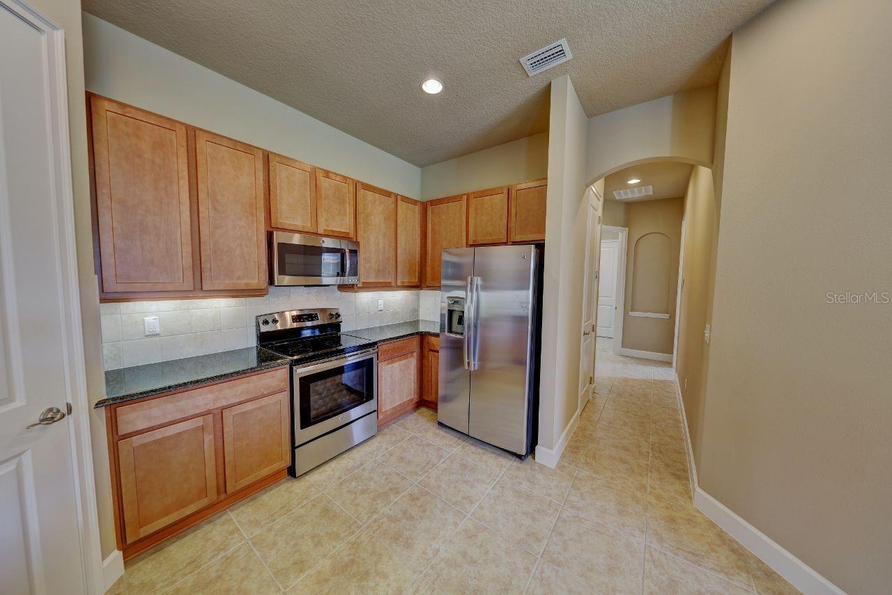813 ALDENHAM LANE