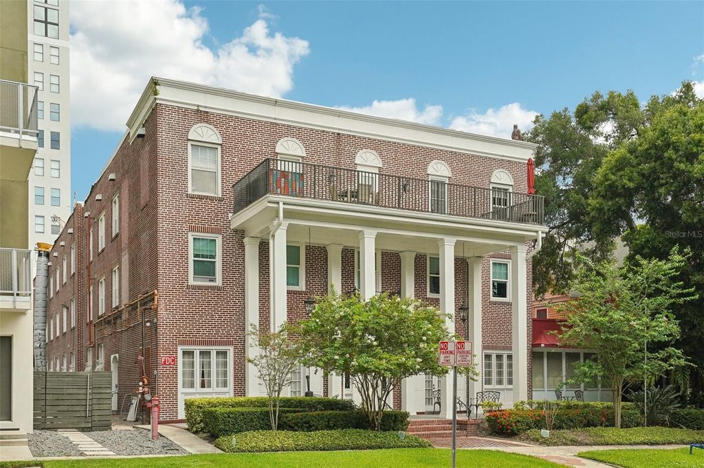 Photo of 219 4th Avenue N #201, St Petersburg, FL 33701 (MLS # TB8508722)