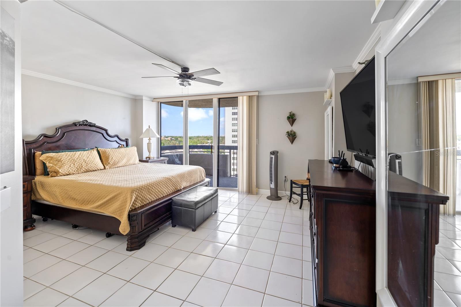2413 BAYSHORE BOULEVARD 801