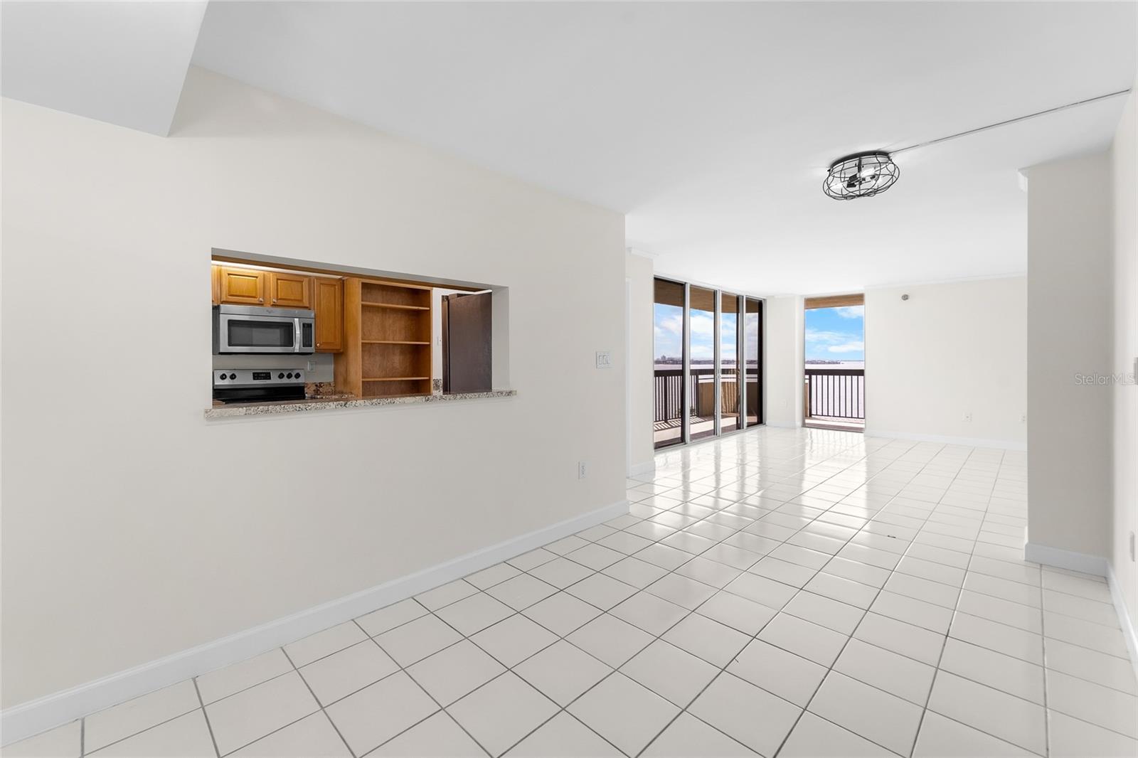 2413 BAYSHORE BOULEVARD 801