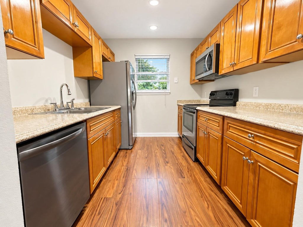 Photo of 1818 Central Park Avenue, Orlando, FL 32807 (MLS # O6452840)