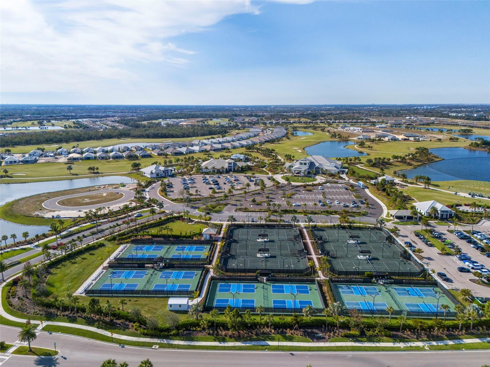 AZARIO ESPLANADE PH V - Residential