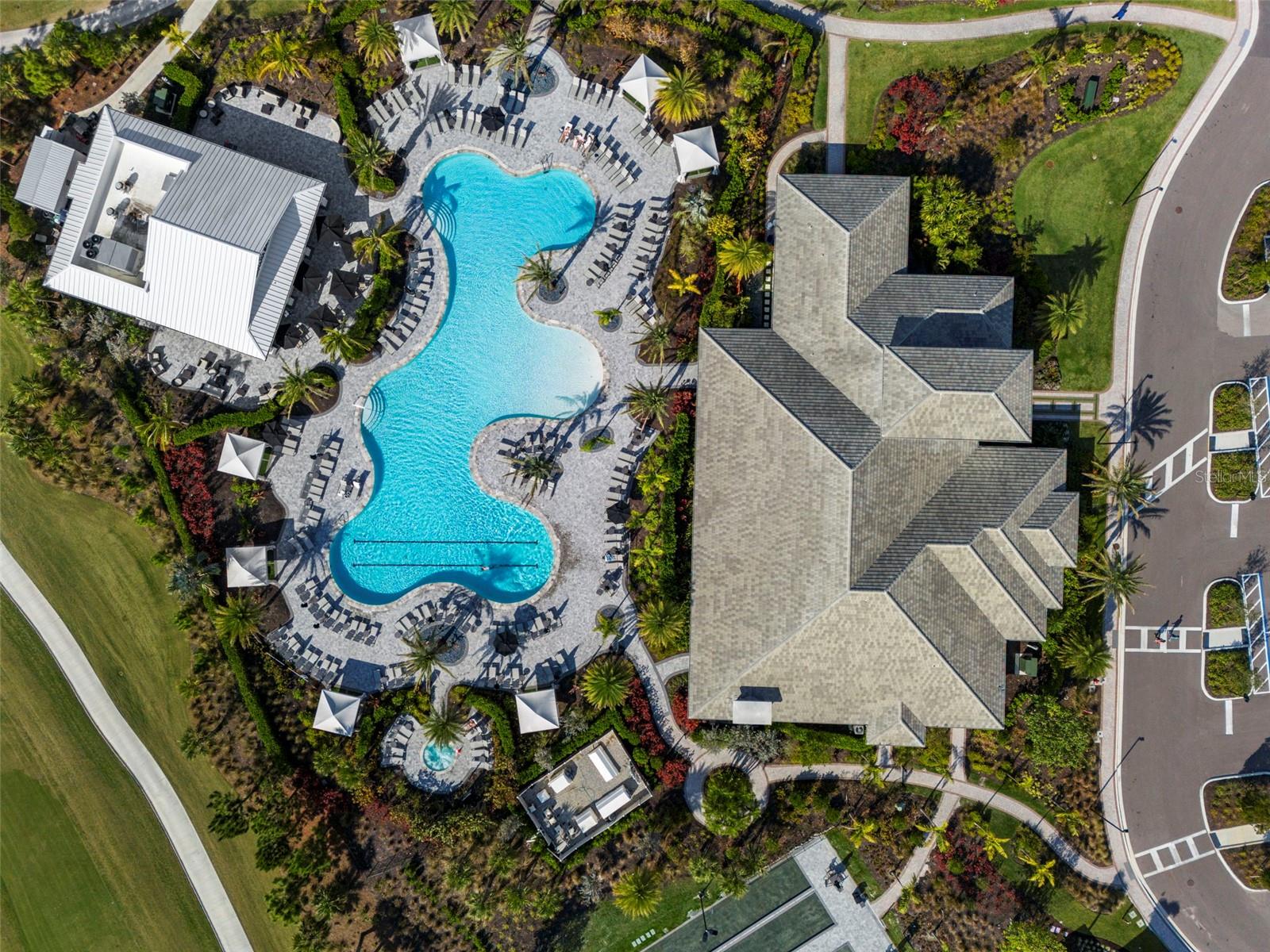 AZARIO ESPLANADE PH V - Residential