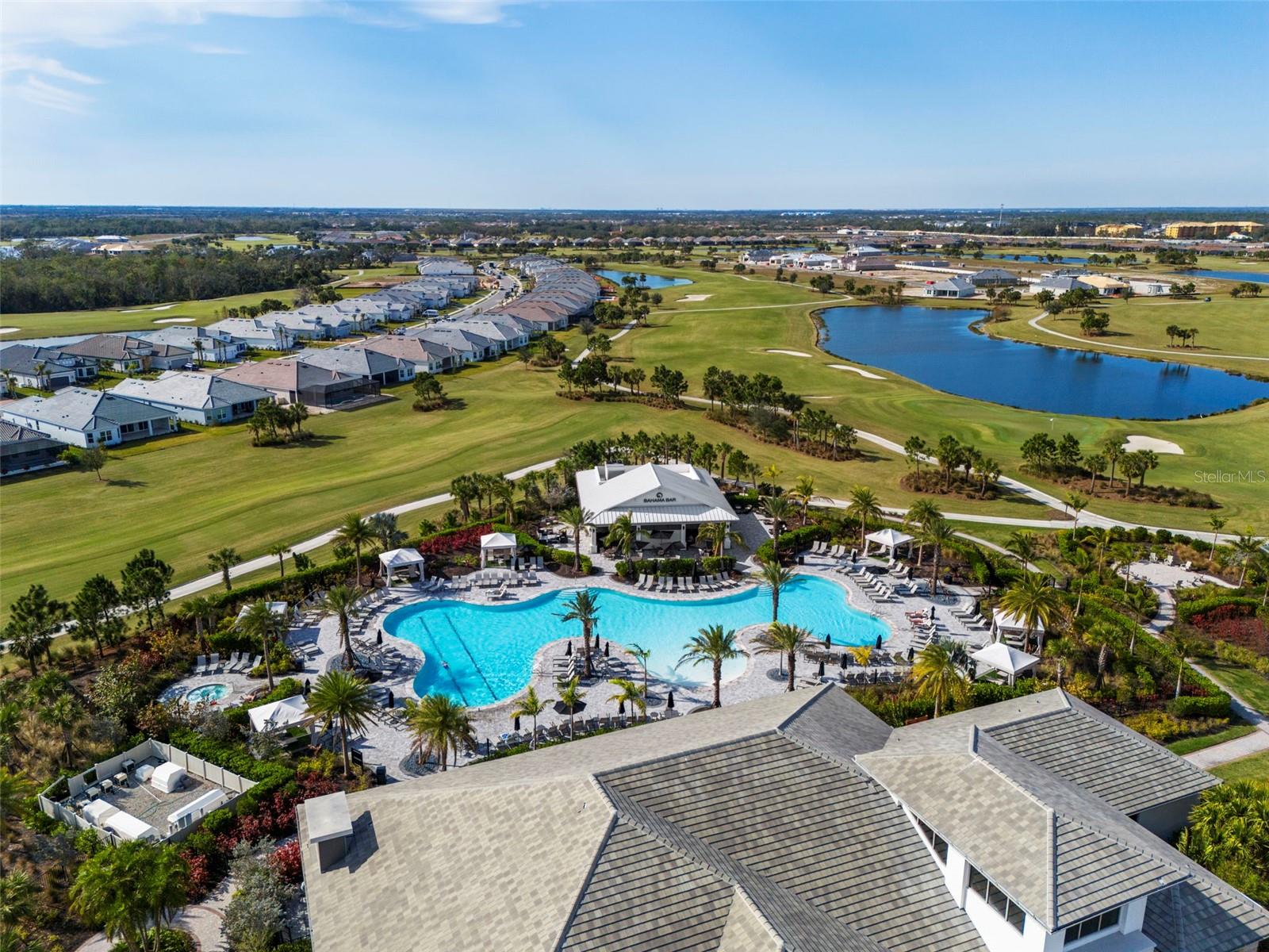 AZARIO ESPLANADE PH V - Residential