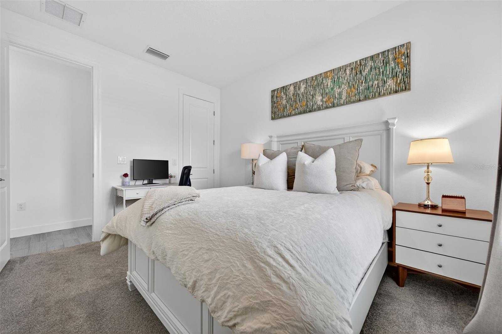 AZARIO ESPLANADE PH V - Residential