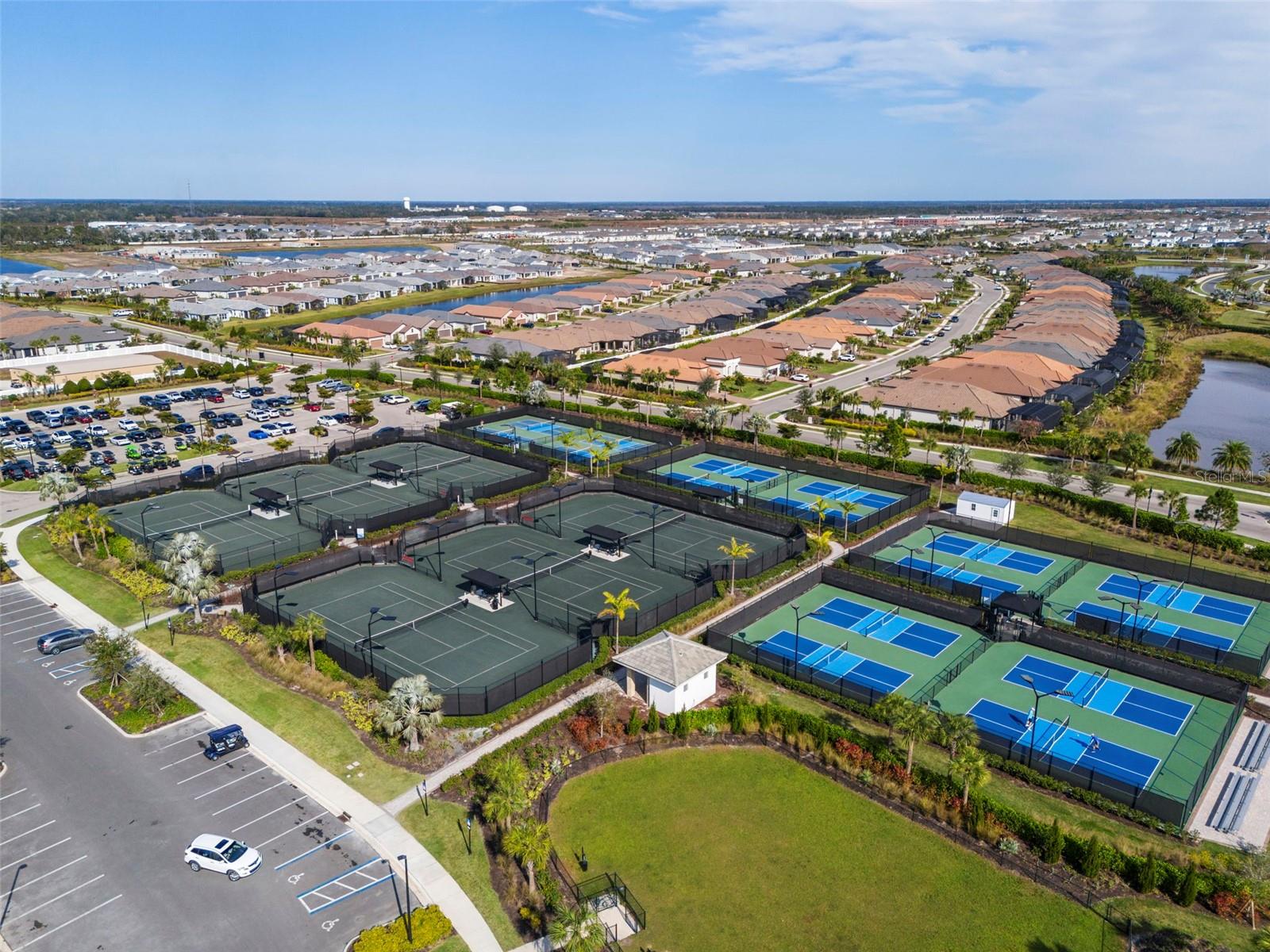 AZARIO ESPLANADE PH V - Residential