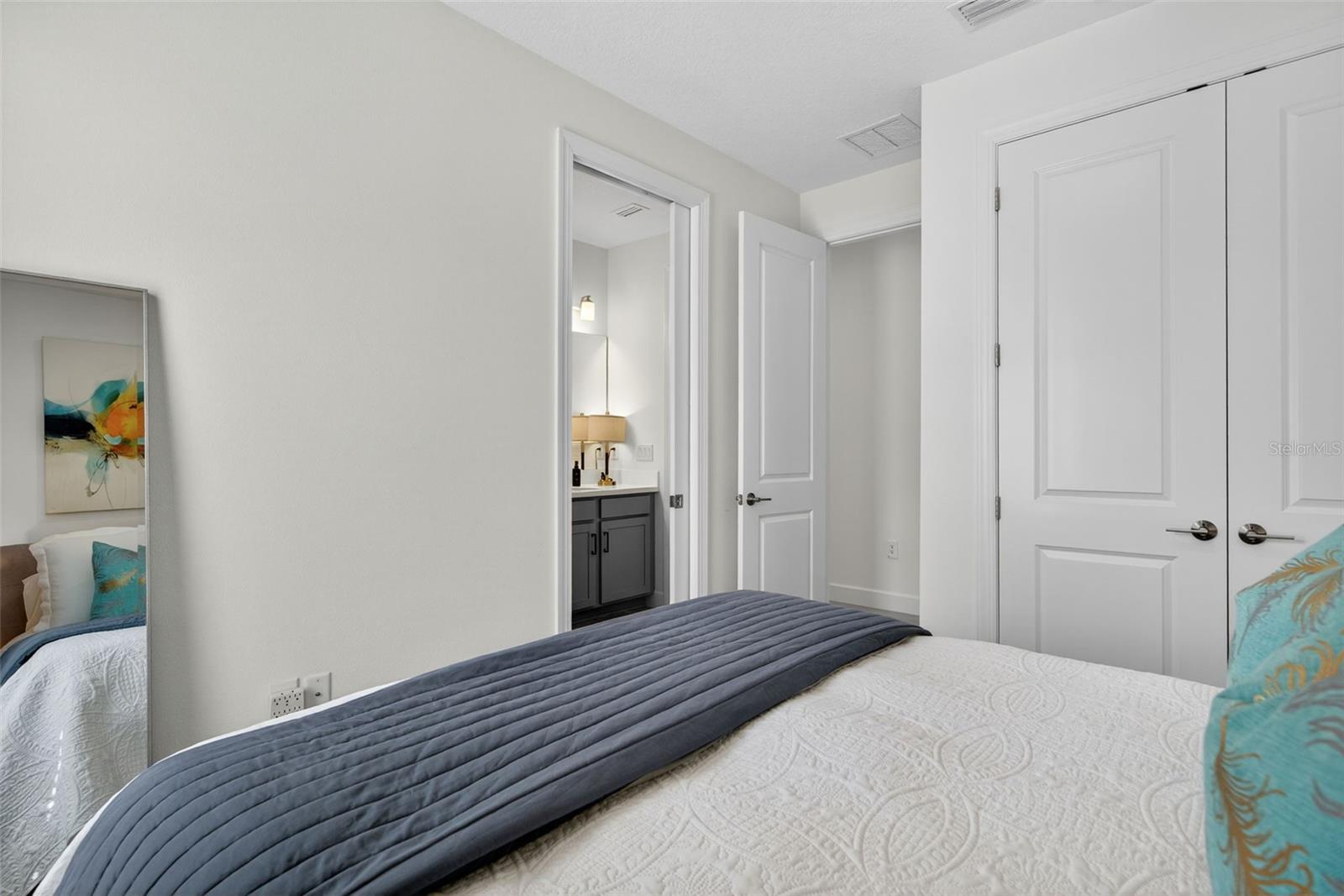 AZARIO ESPLANADE PH V - Residential