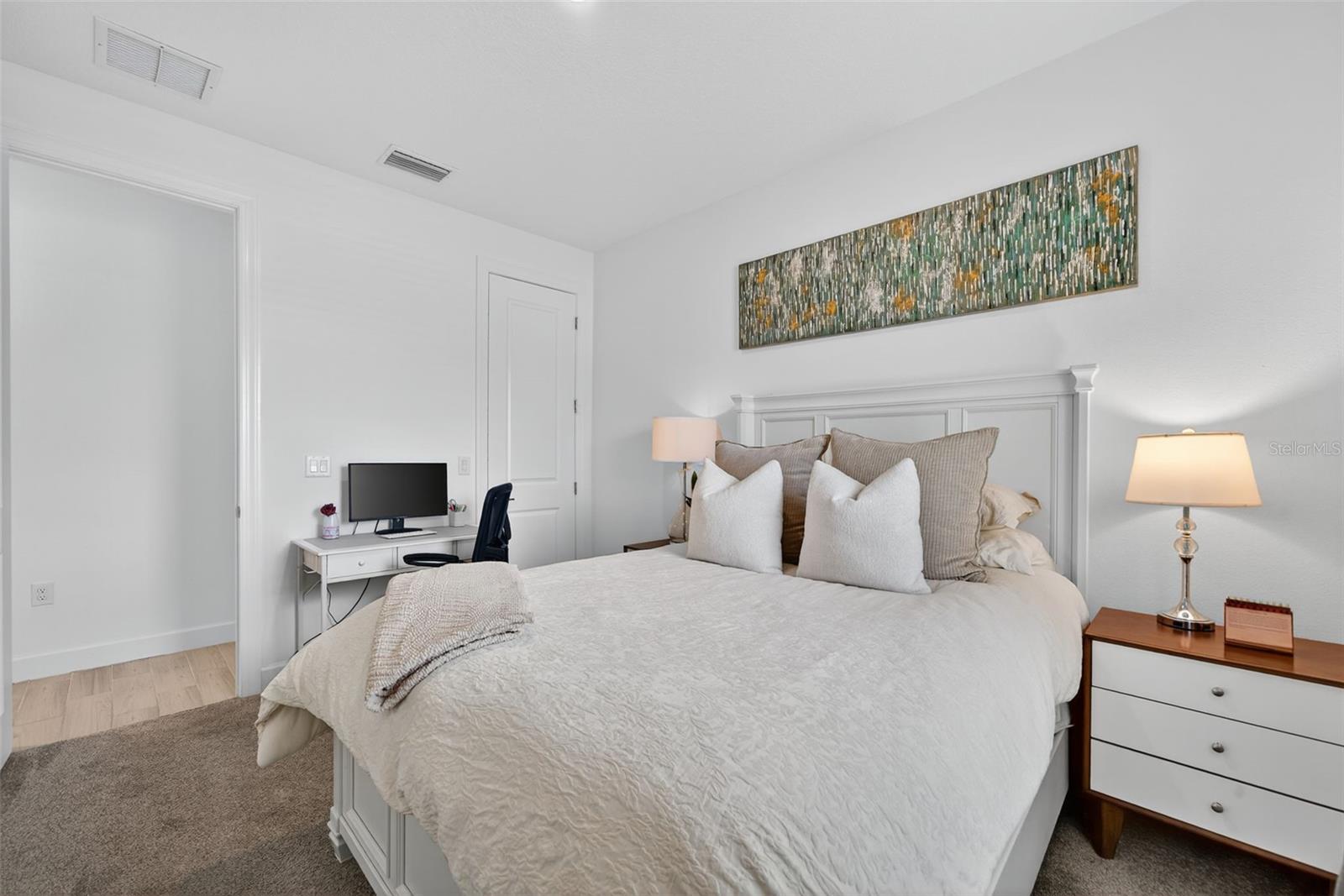 AZARIO ESPLANADE PH V - Residential