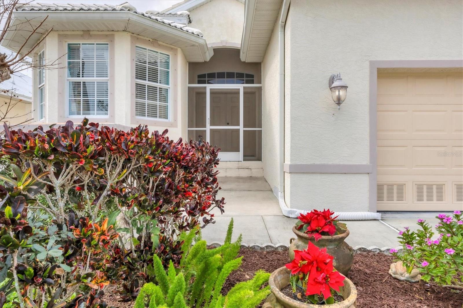 16 WINDWARD TERRACE