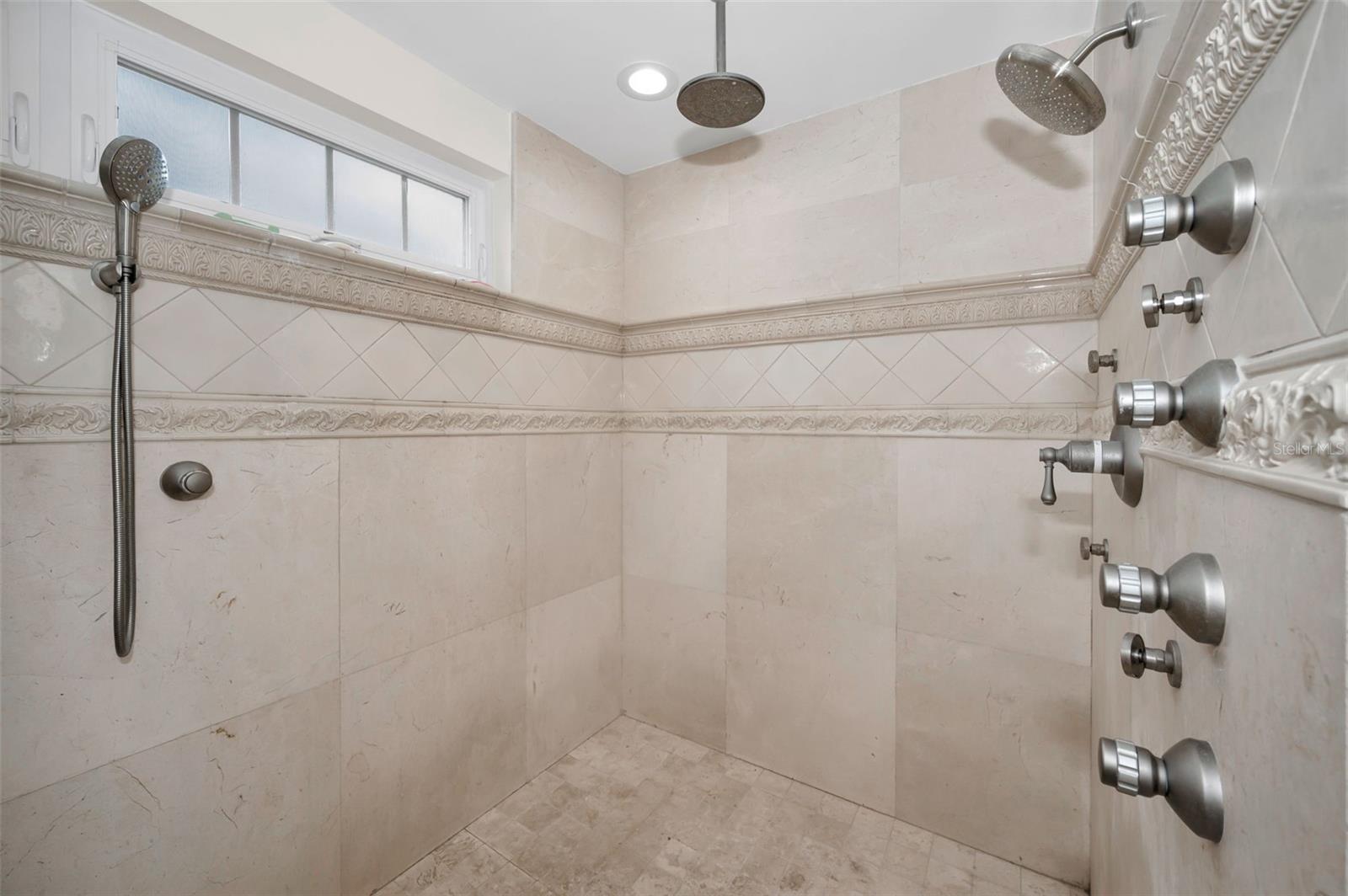 TIERRA VERDE UNIT 1 1ST REP - Residential
